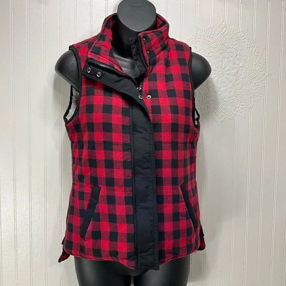 CAMBRIDGE DRY GOODS Buffalo Plaid Sherpa lined vest